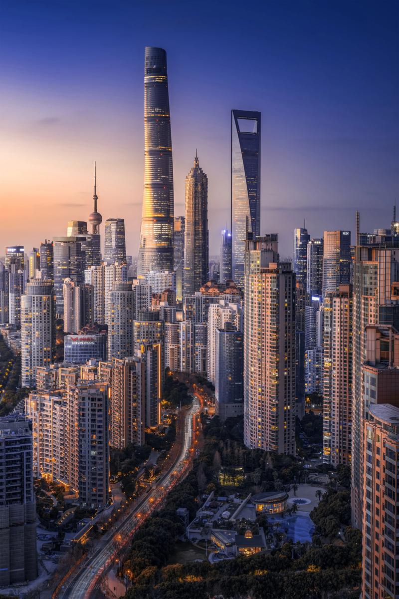 這一站，上?！獤|方明珠下的繁華與風(fēng)情